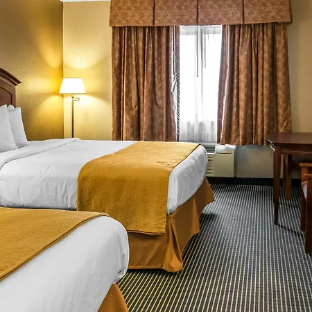 Quality Inn Scottsburg-2