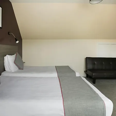 The Breadalbane Arms Room Only Hotel-3