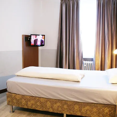 Bahn-Hotel-2