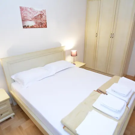 Rooms & Apartments Dobrotski Dvori-2