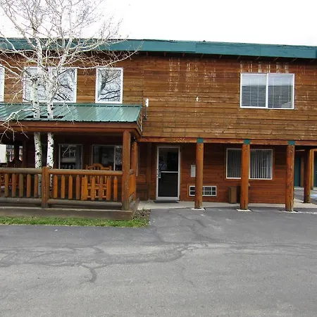 Yellowstone Country Inn-3
