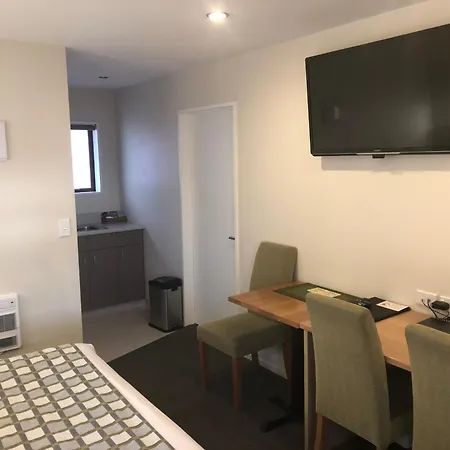 555 Motel Dunedin-2