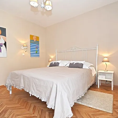 Tinel Rooms Old City Center-3