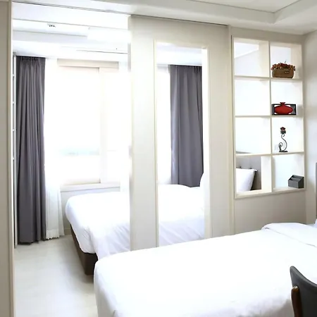 Am Hotel-2