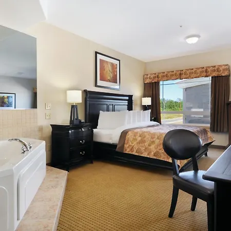 Ramada By Wyndham Lac La Biche-2