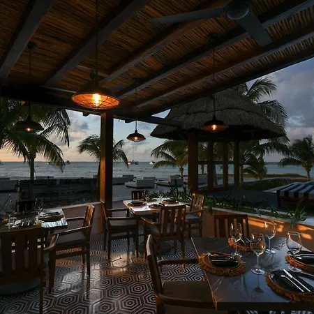 Casa del Jaguar Beach Hotel-2