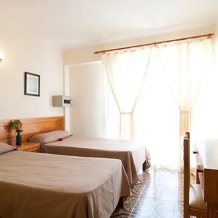 Hostal Montesol-2
