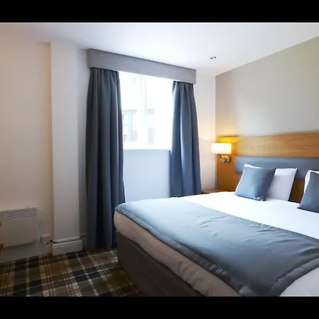 Crowwood Hotel And Alba Restaurant-2
