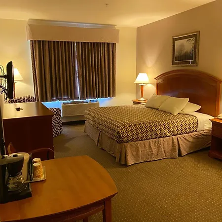 A Riverside Inn Travelodge By Wyndham-3