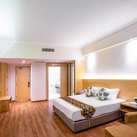 Crystal Crown Hotel Johor Bahru-3