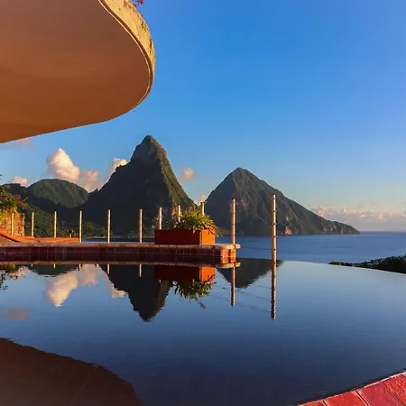 Jade Mountain-3