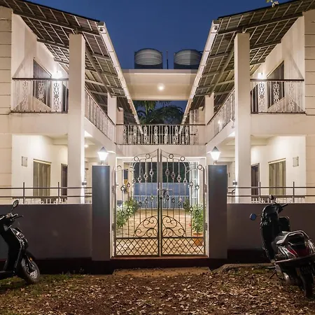 Marine Studios By Le Pension Stays-2