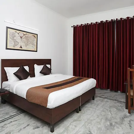 Oyo 10888 Aastha Residency-3