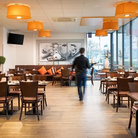 Food Hotel-2