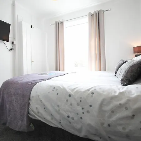 No 10 Treverbyn Road B & B-2