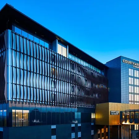 Courtyard By Marriott Exeter Sandy Park-3