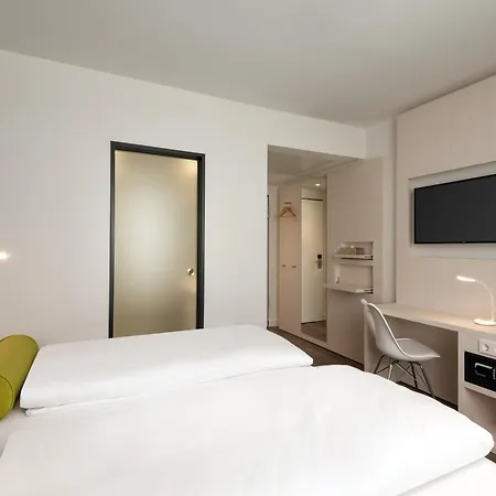 Super 8 By Wyndham Chemnitz-3