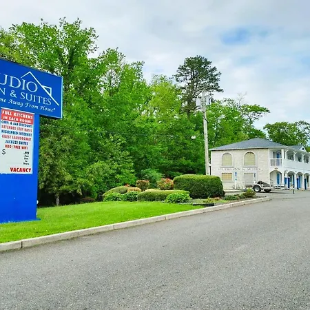 Studio Inn And Suites-3