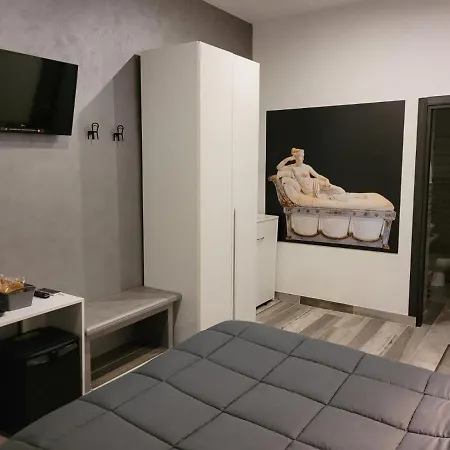 Rome Art Room-3