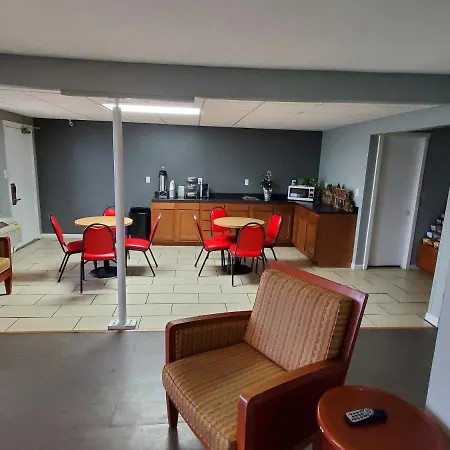 Rodeway Inn Brazil-3