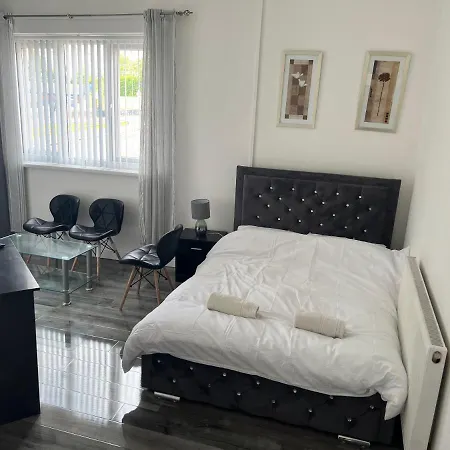 Zams Rooms-3