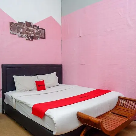 Reddoorz At Golden Inn Tugu Yogyakarta-3