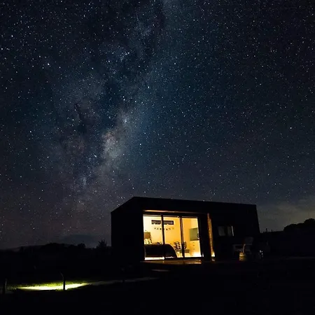 Romantic Vineyard Getaway On Wine Estate, With Wine Tasting, Hot Tub And Amazing Views-3