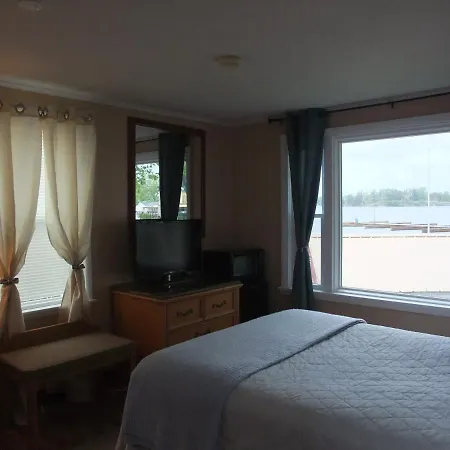 Hills Motel & Marina-2
