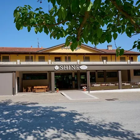 Albergo Shine-2
