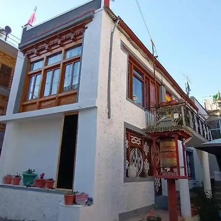 Gonbo Guest House-3