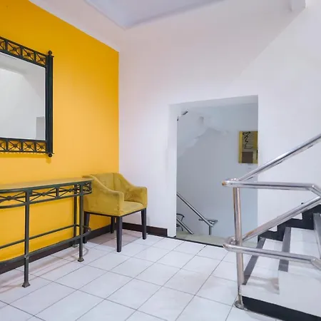 Urbanview Hotel Bes Mangga Besar-3