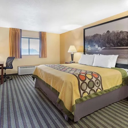 Super 8 By Wyndham Iowa Falls-3