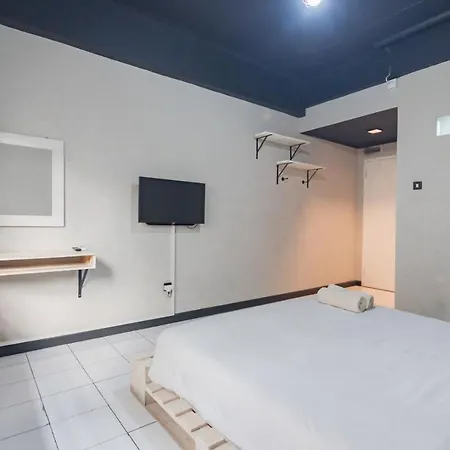 RedDoorz At Home 33 Bandung-3