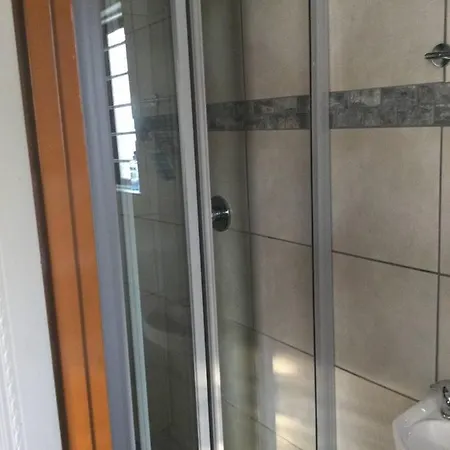 Ruros Guest House-3