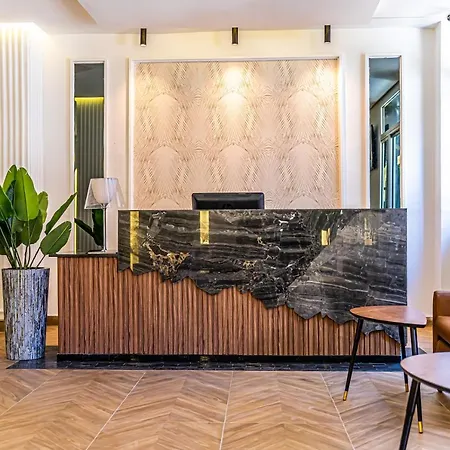 Hotel Les Ambassadeurs-3