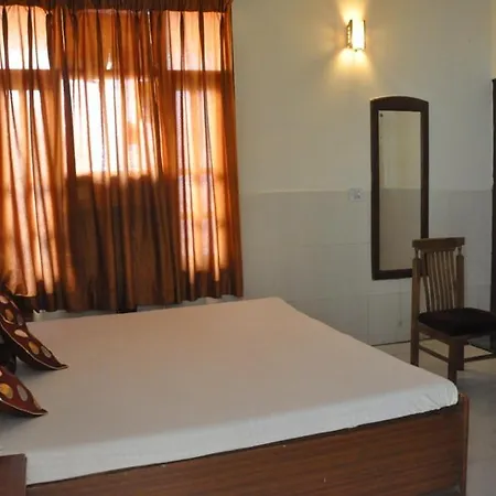 Fabhotel Surya Palace 2-3