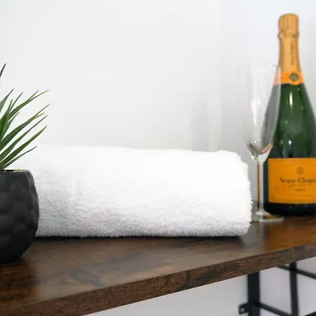 The Kop End Hotel By Serviced Living Liverpool-3