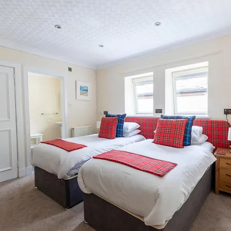 Montague Guest House-3
