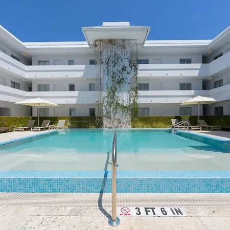 Beach Haus Key Biscayne Contemporary Apartments-3