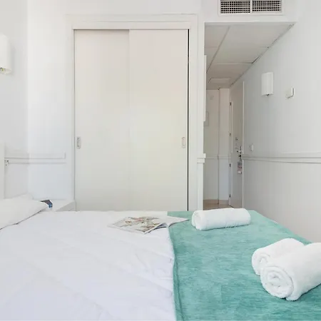 Hostal Brisa Marina-3