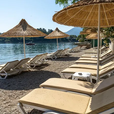 Alesta Yacht Hotel-2