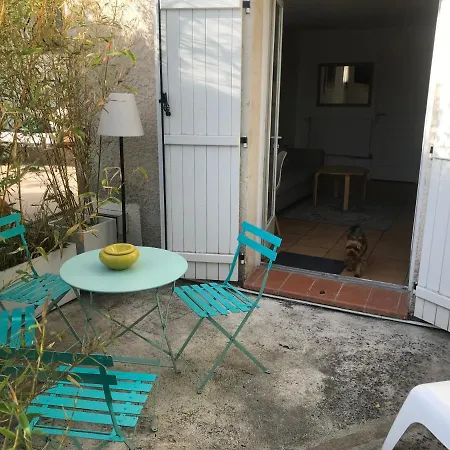 Havre De Paix Pour 3 Personnes A Plan De Cuques-2