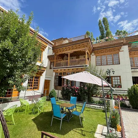 New Royal Guest House-3