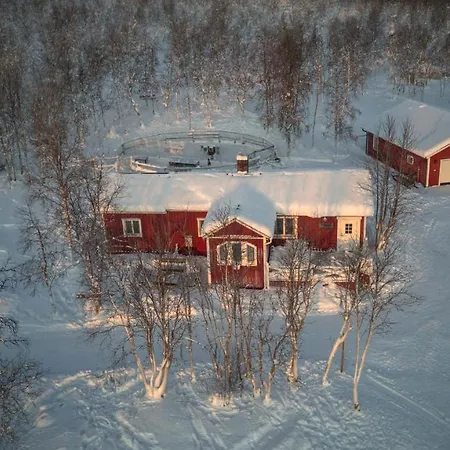 Husky Lodge Hostel-2