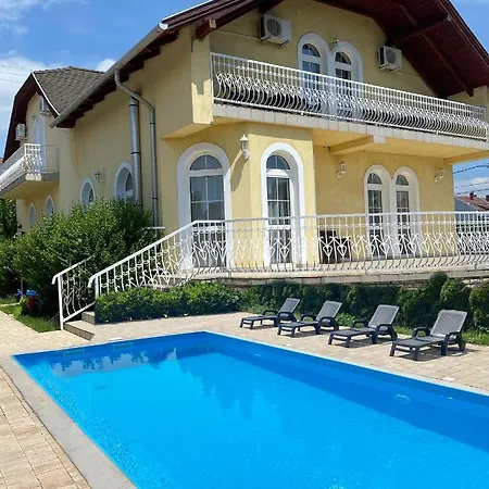 Royal Villa-3