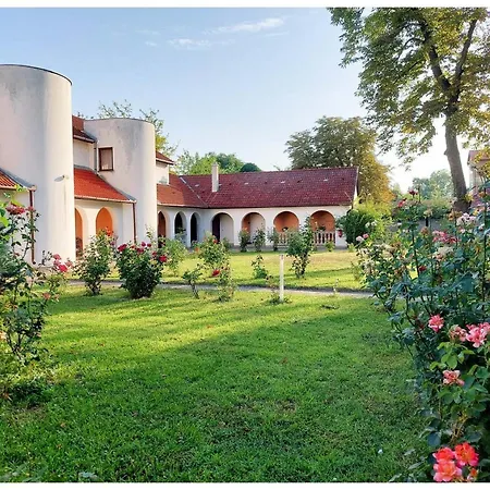 Gosztonyi Villa-3