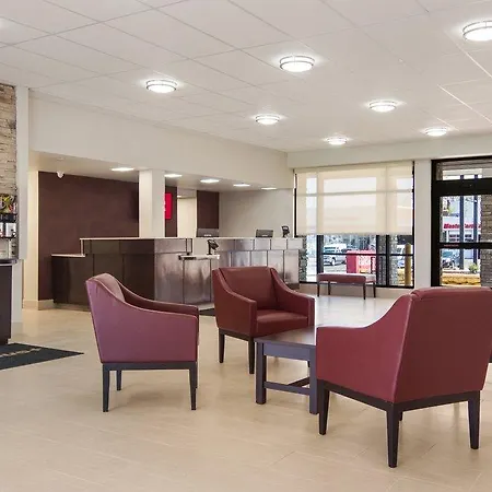 Red Roof Plus+ & Suites Erie-2