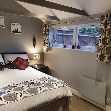 Sally'S Bed And Breakfast-2