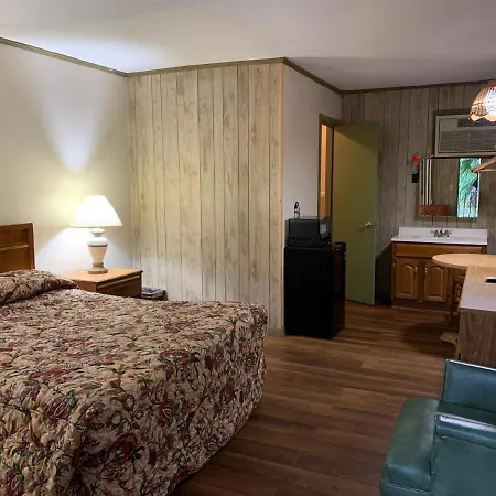 Dewitt Rooms & Cottages-2