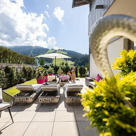 Enjoy The Alps - Aparthotel-3